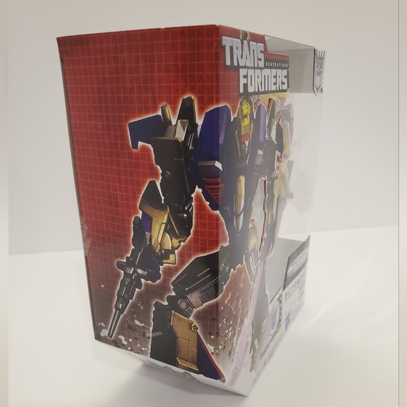 Transformers Generations Blitzwing - Picture 2 of 5